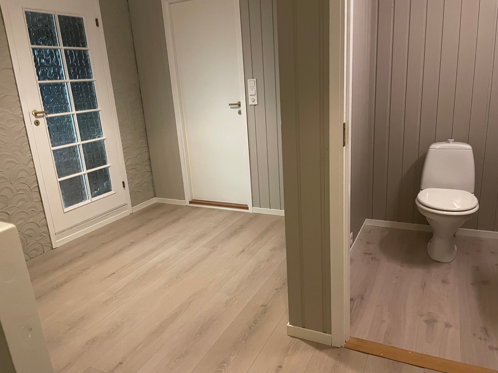 Gang/toalett kjeller Galleribilde