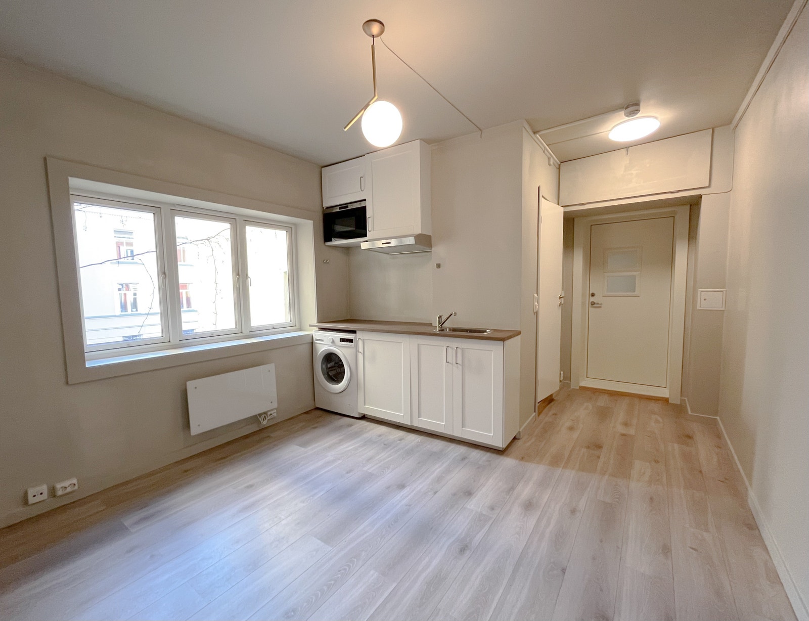 NB: Leilighet nymalt når bilder ble tatt (vegger er ikke skjoldete nå som det har tørket) Galleribilde