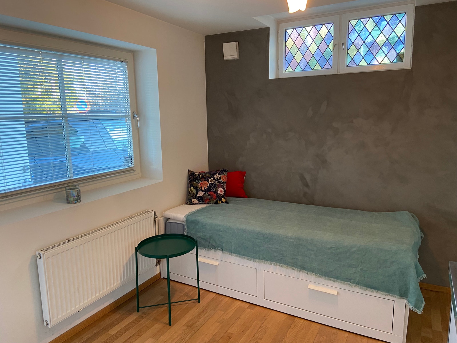 Lys fra to sider Galleribilde