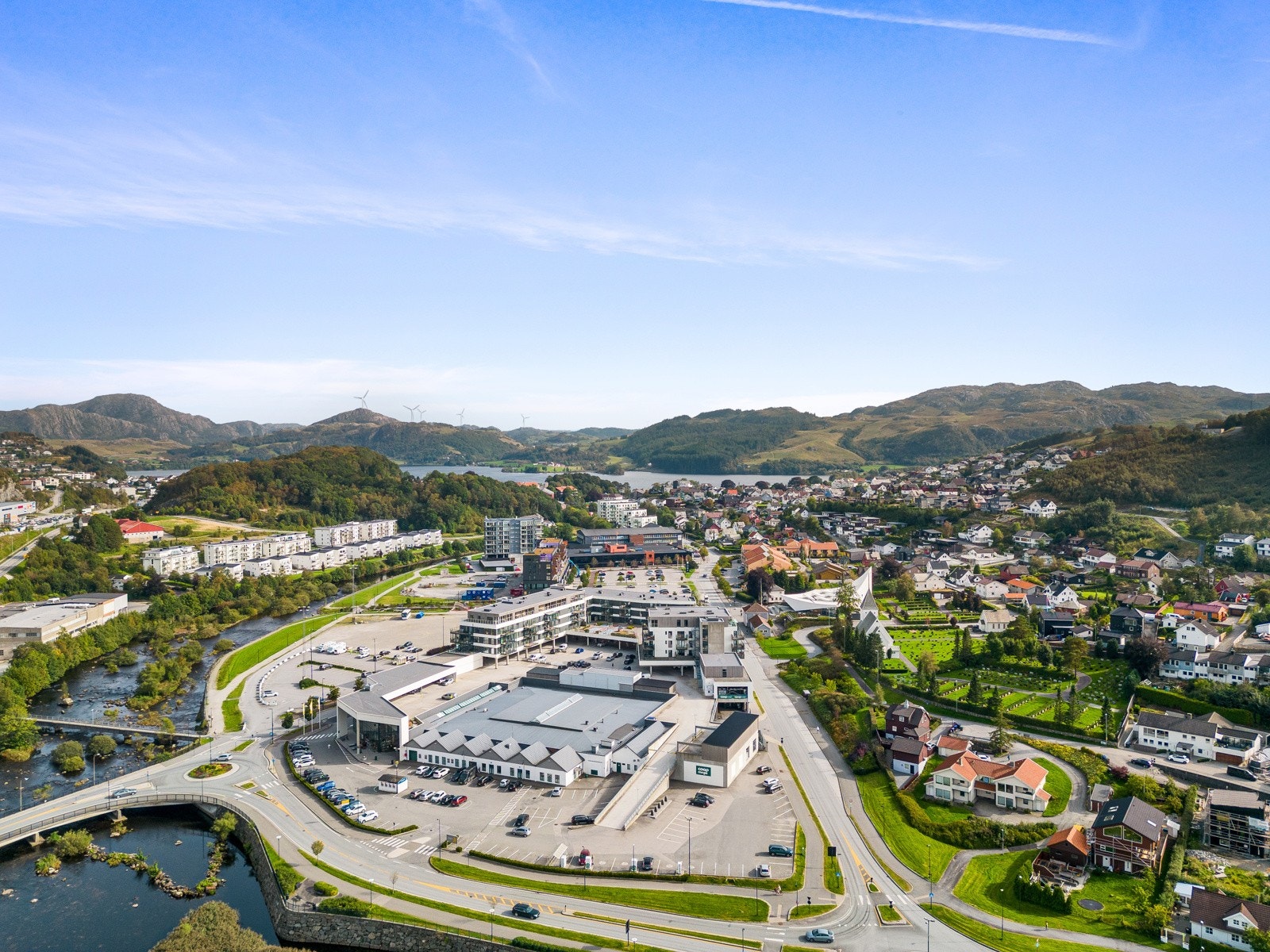 Dronefoto Ålgård sentrum Galleribilde