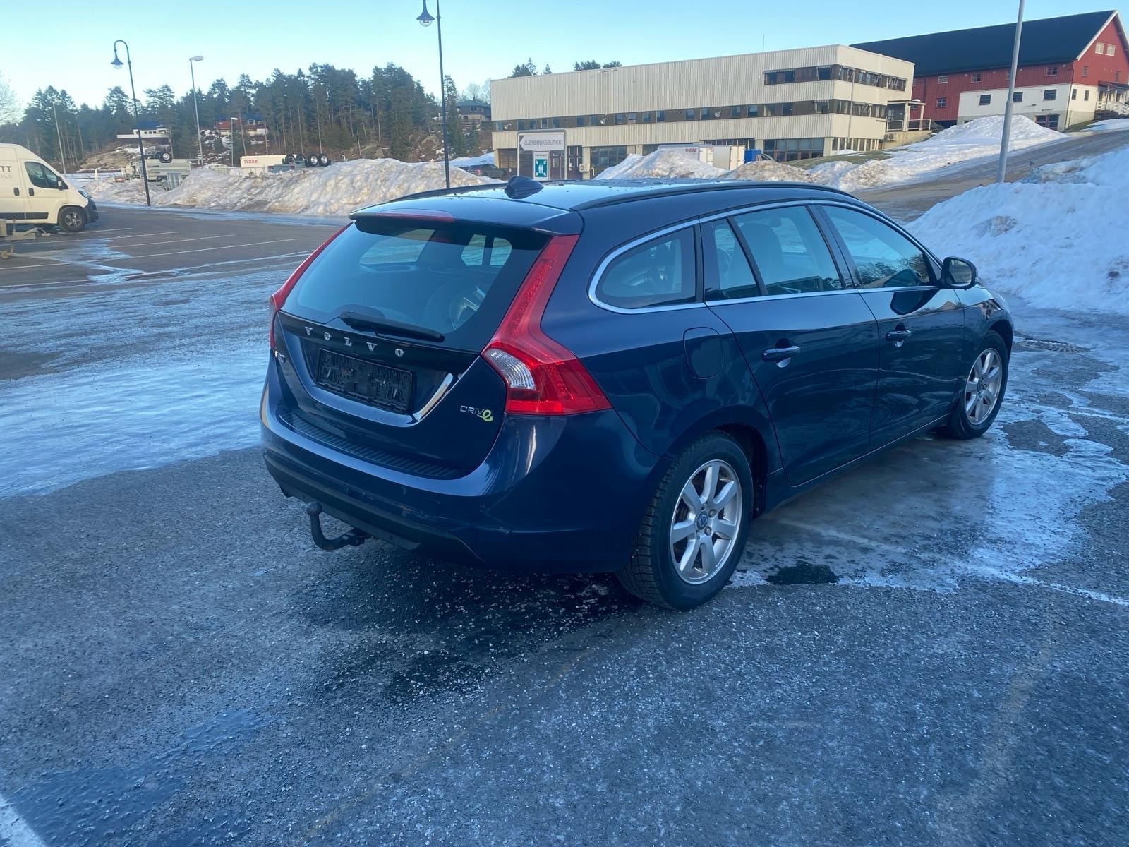 Bruktbil Til Salgs Volvo V60 2012 Bl 114 Hk Stasjonsvogn bruktbil-til-salgs-volvo-v60-2012-bl-114-hk-stasjonsvogn