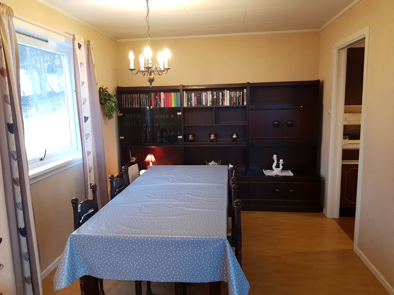Spisebord i stue i 2.et. Galleribilde