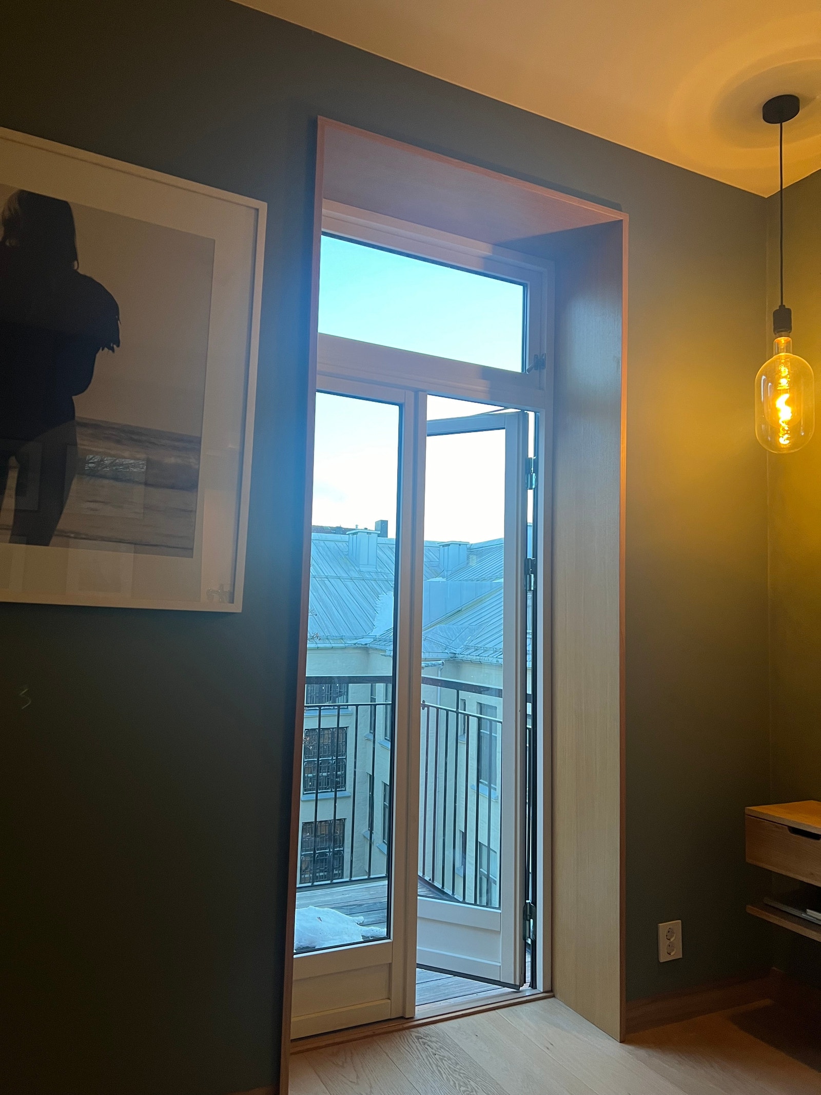 Soverom med utgang til balkong Galleribilde