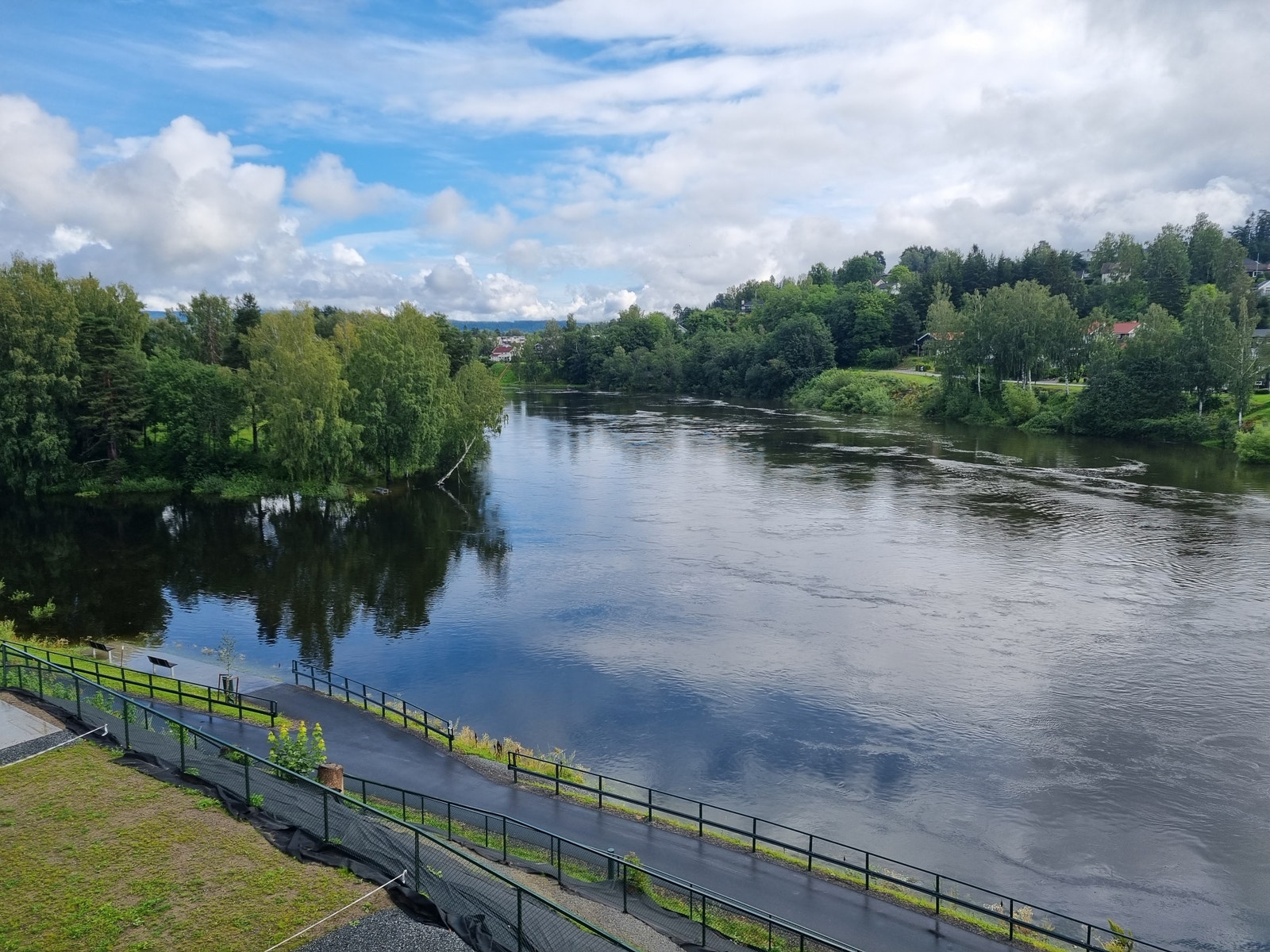 Utsikt fra inngangspartiet. Galleribilde