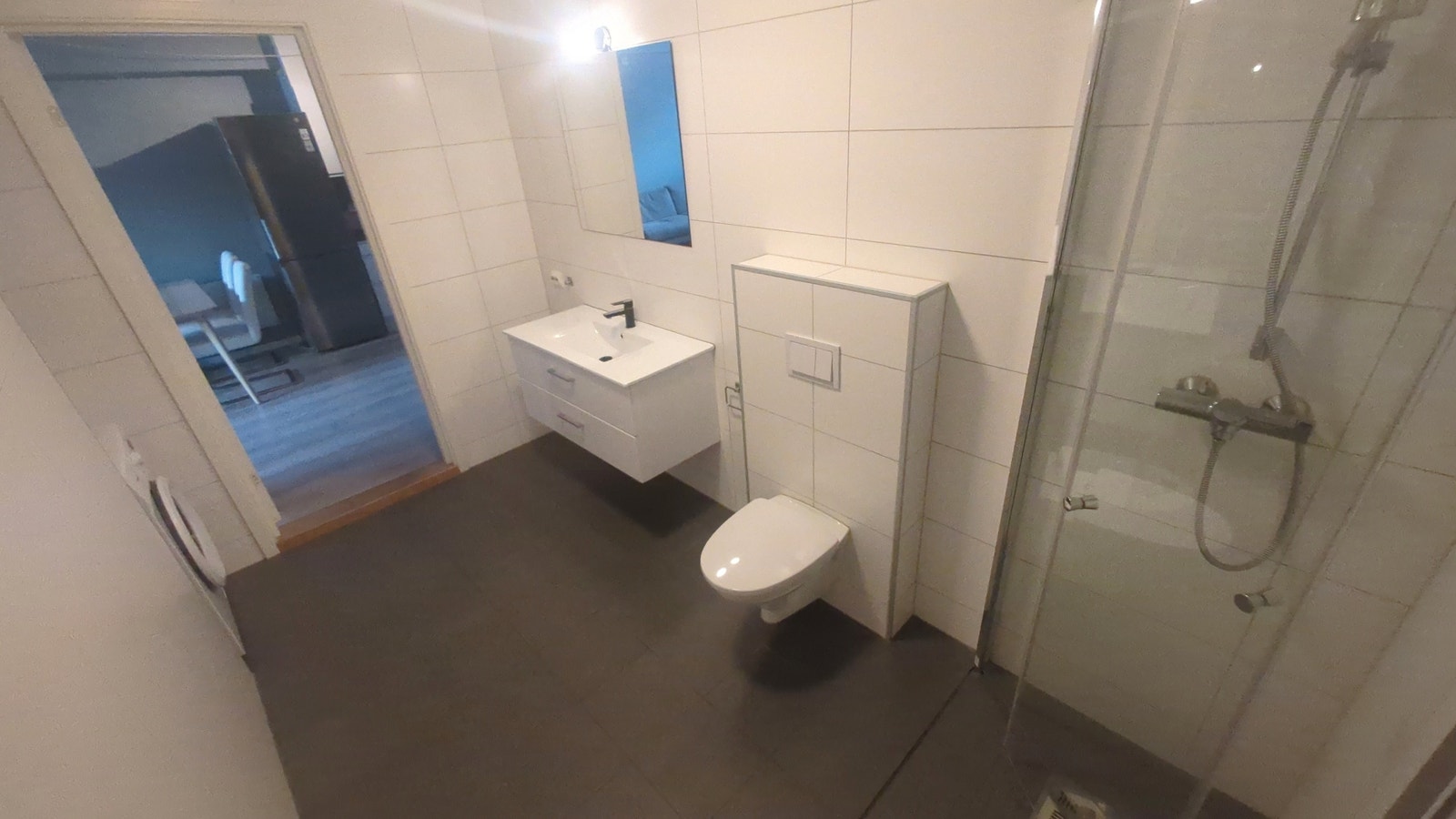 Pent flislagt bad med varmekabler Galleribilde