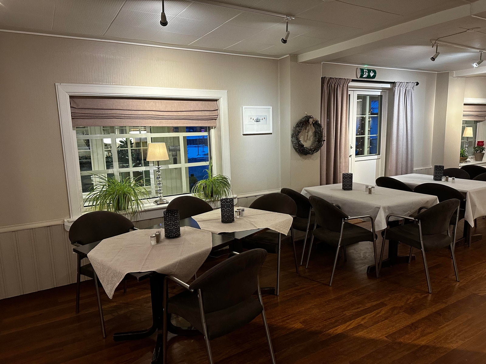 Deler av frokostsalen Galleribilde