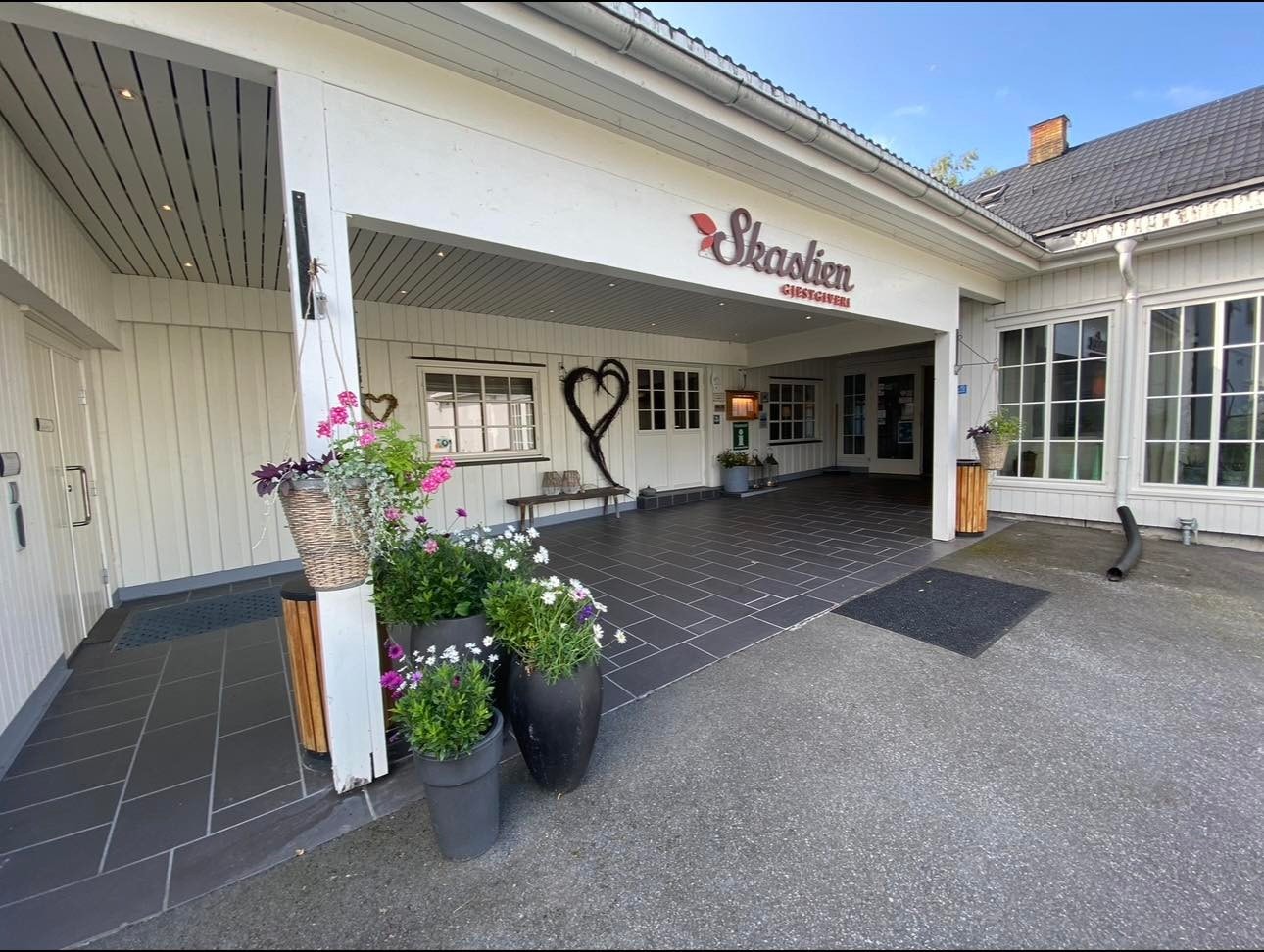 Inngangsparti Galleribilde