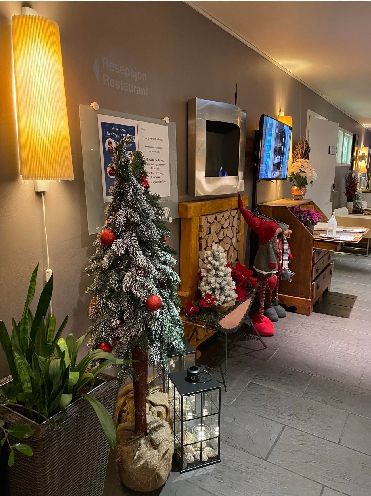 Julepyntet hotel Galleribilde