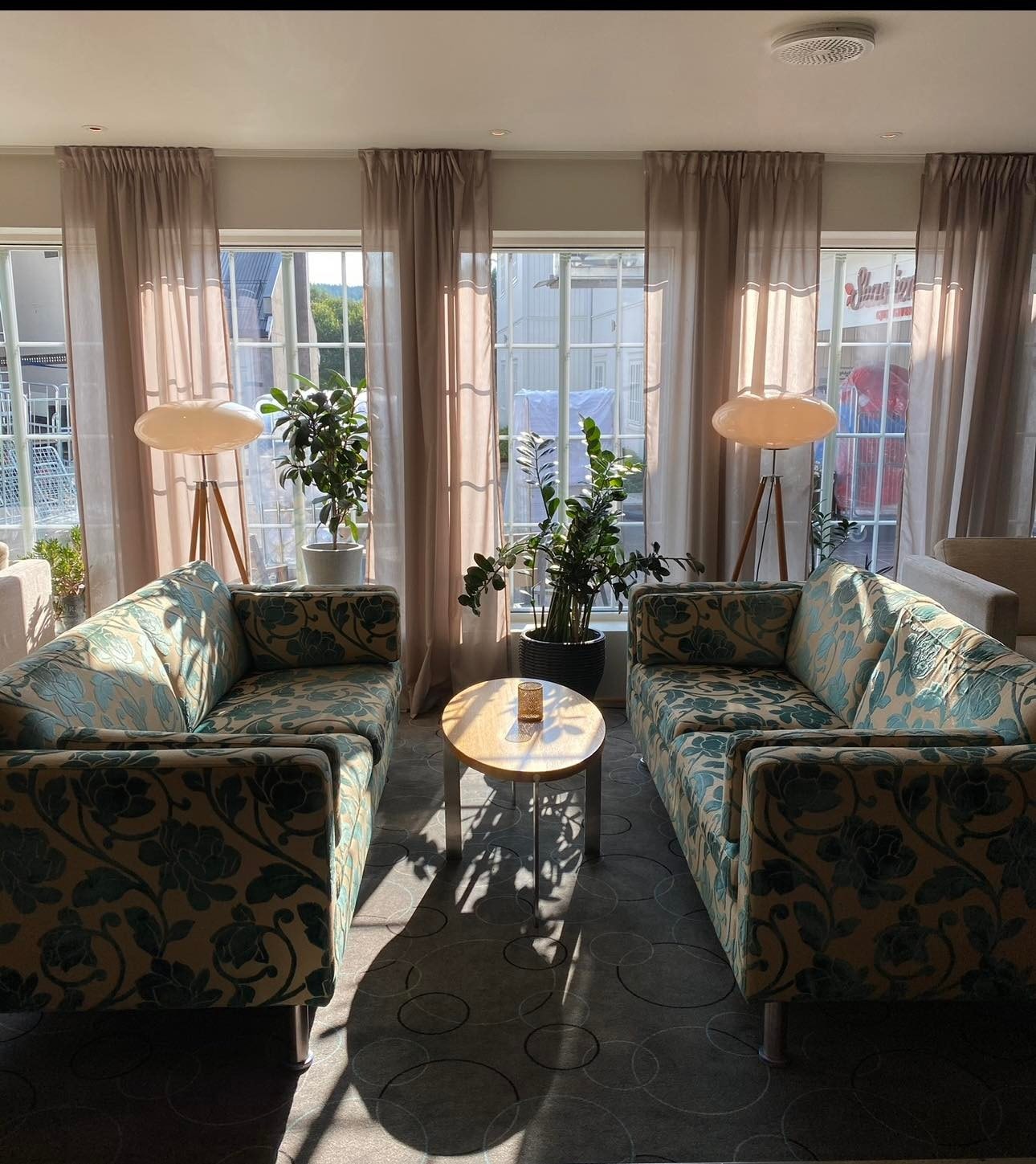 Salongen i inngangspartiet Galleribilde