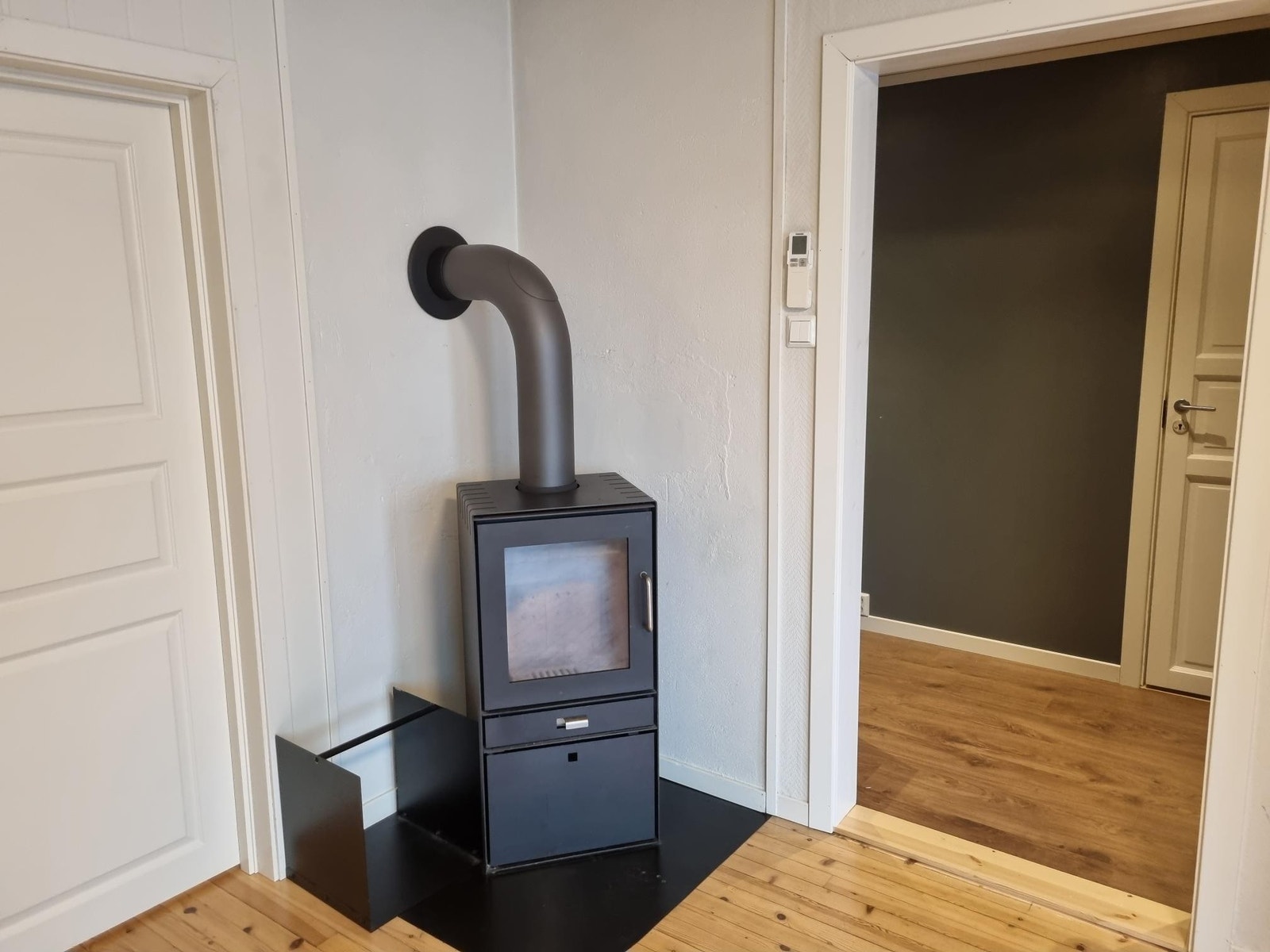 Moderere og fin Peis som kan brukes. Galleribilde