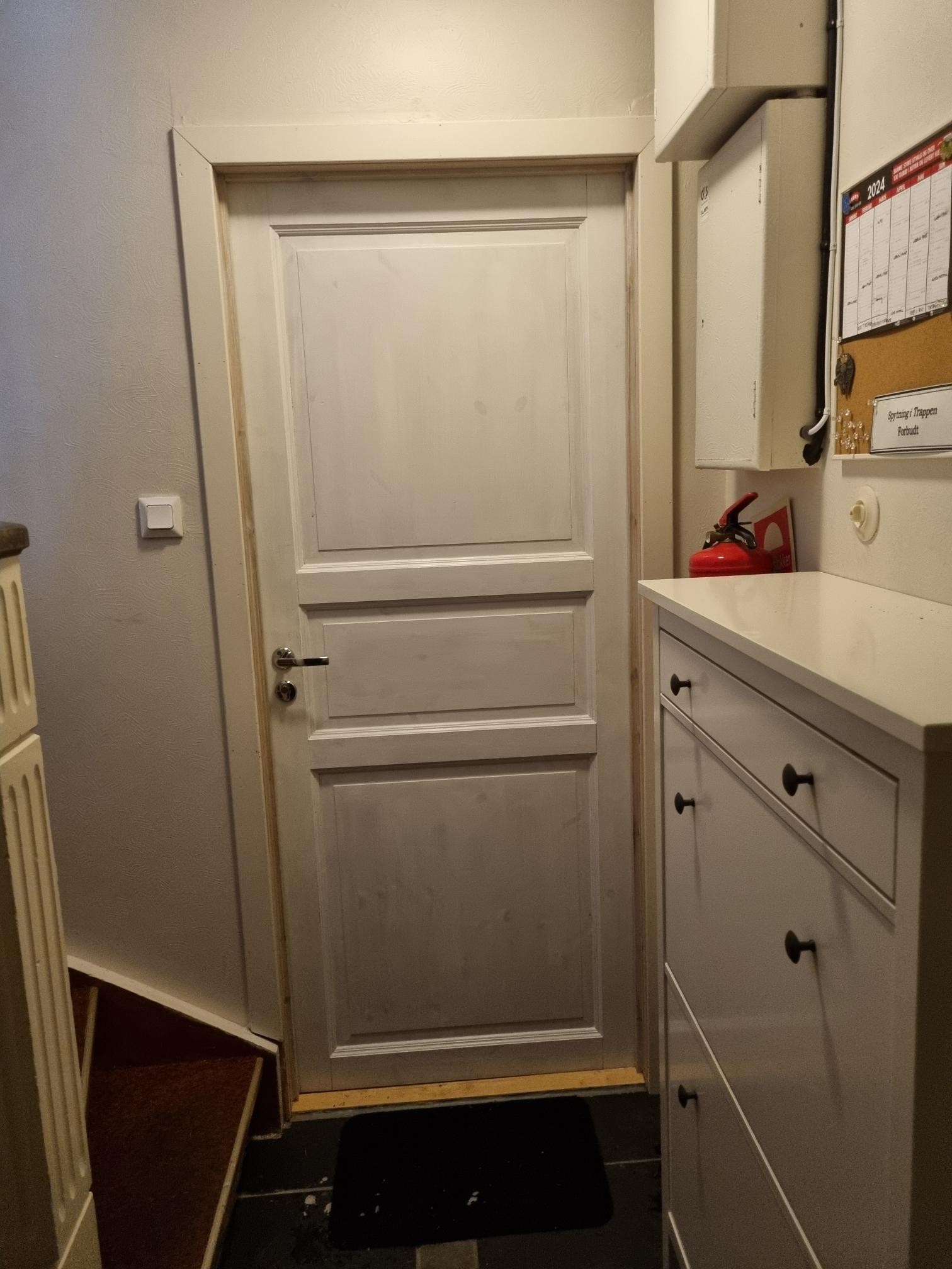 Felles hovedinngang med god oppbevaring Galleribilde
