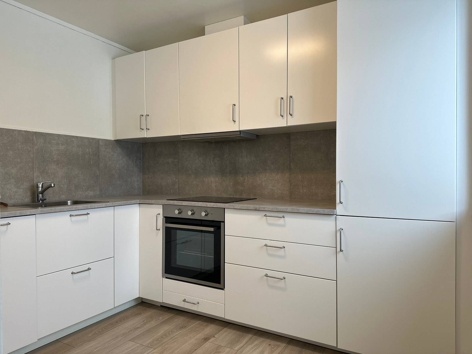 Kjøkken m oppvaskmaskin Galleribilde