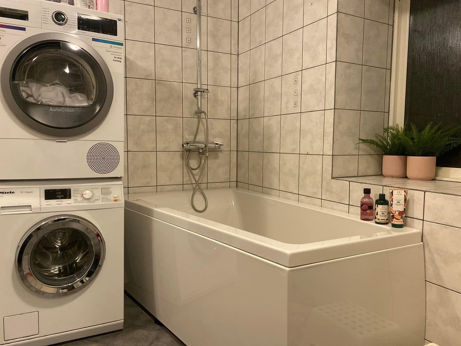 Bad oppe Galleribilde