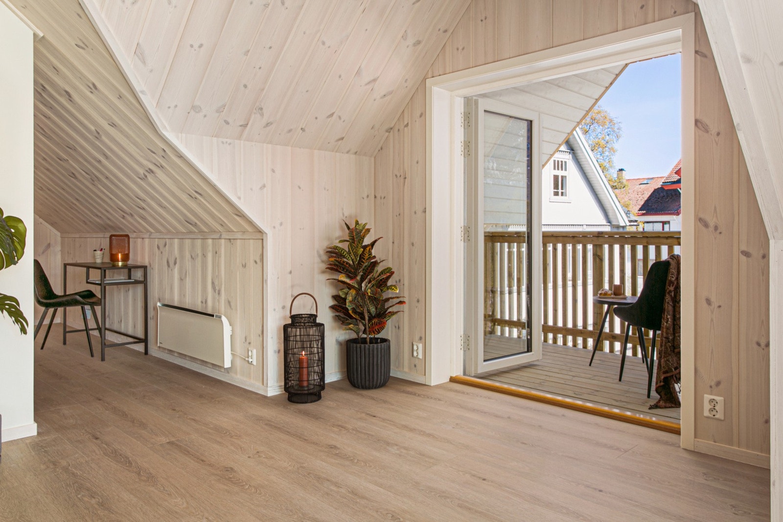 Meget romslig loftstue. Galleribilde