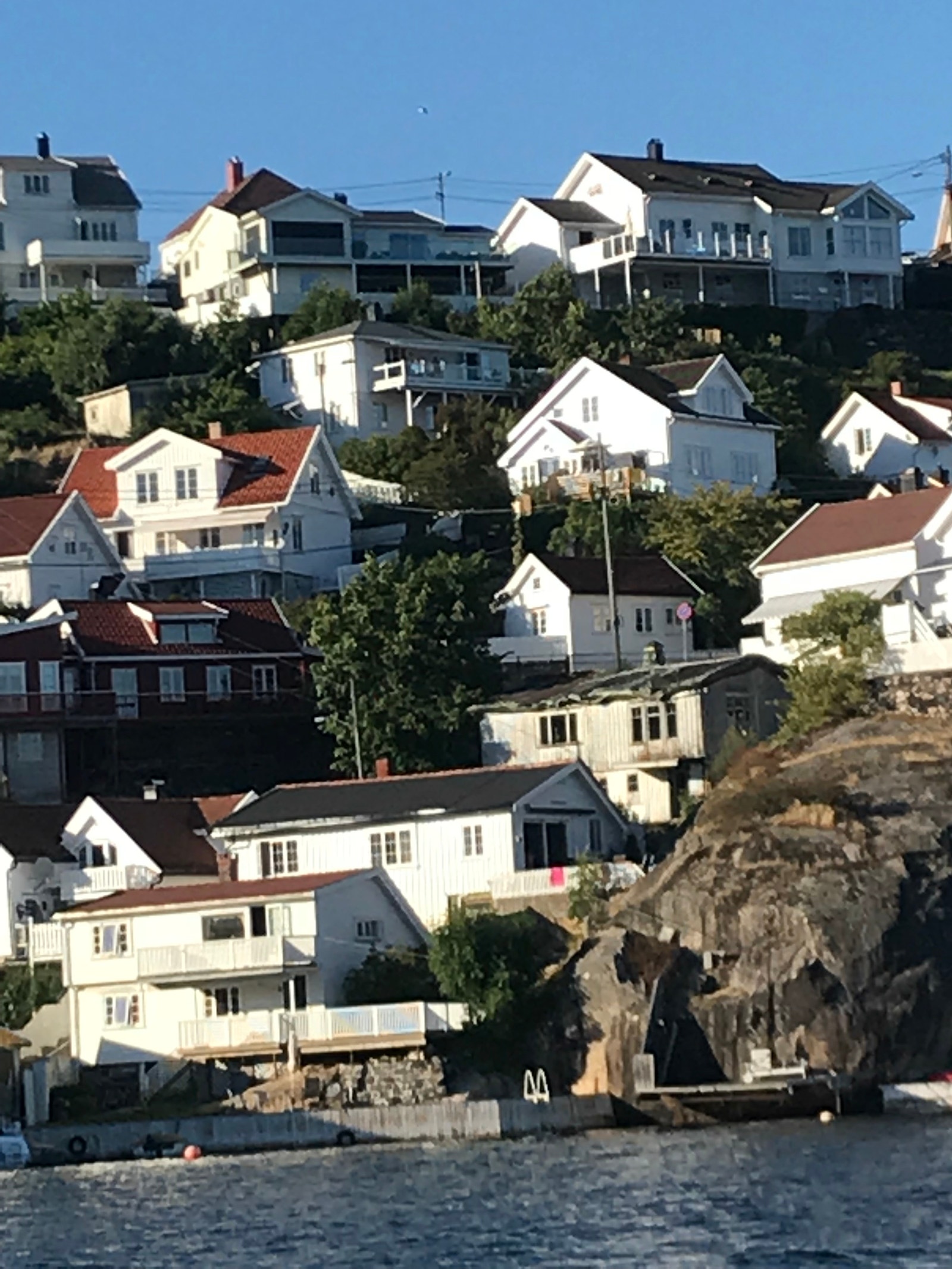 Krantrappa sett fra sjøen - sol til 22:00 på kvelden! Galleribilde
