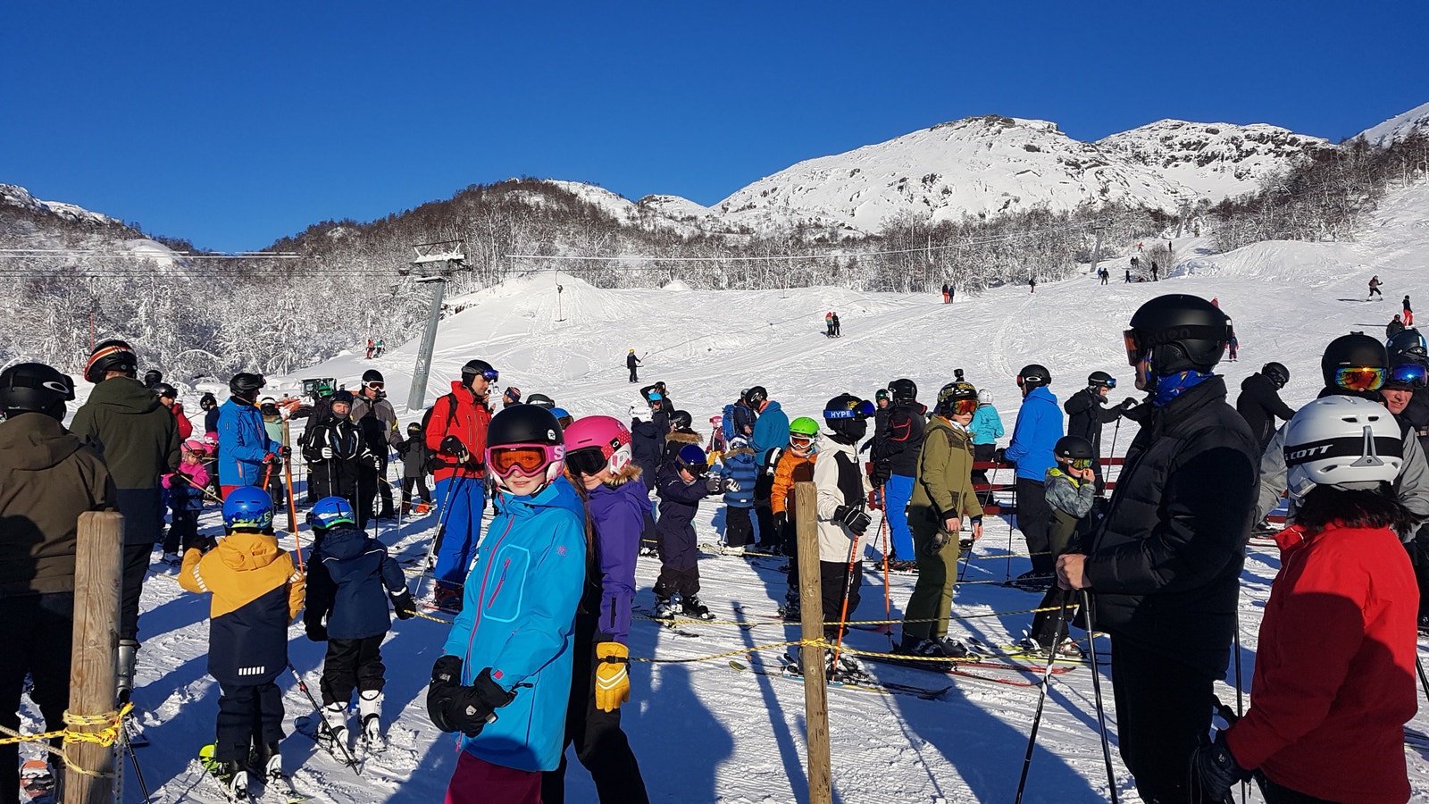Fidjeland Skitrekk hovedtrekket & fjell trekket helt på toppen.. Galleribilde