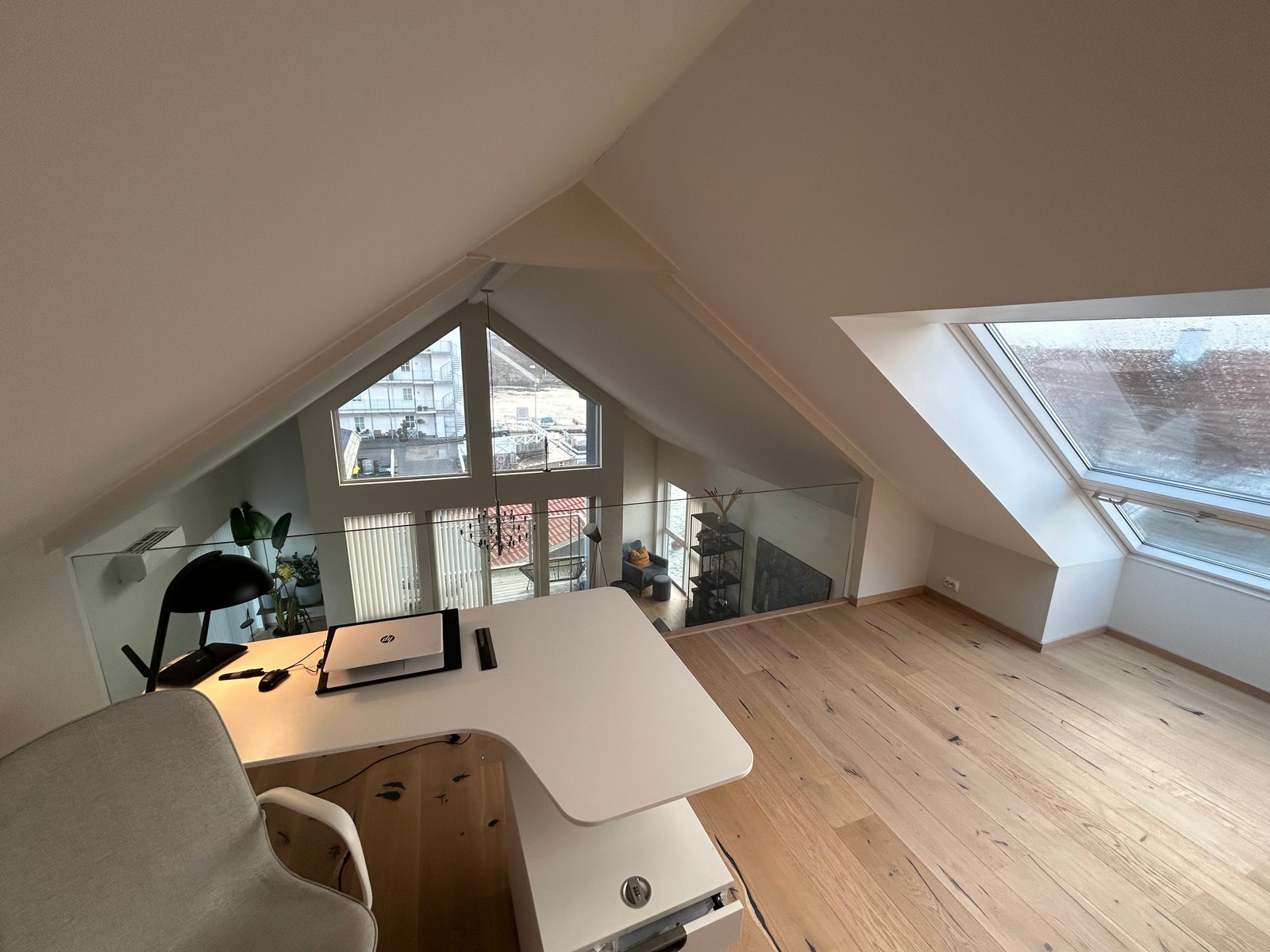 Loftstue medvkontorplass Galleribilde