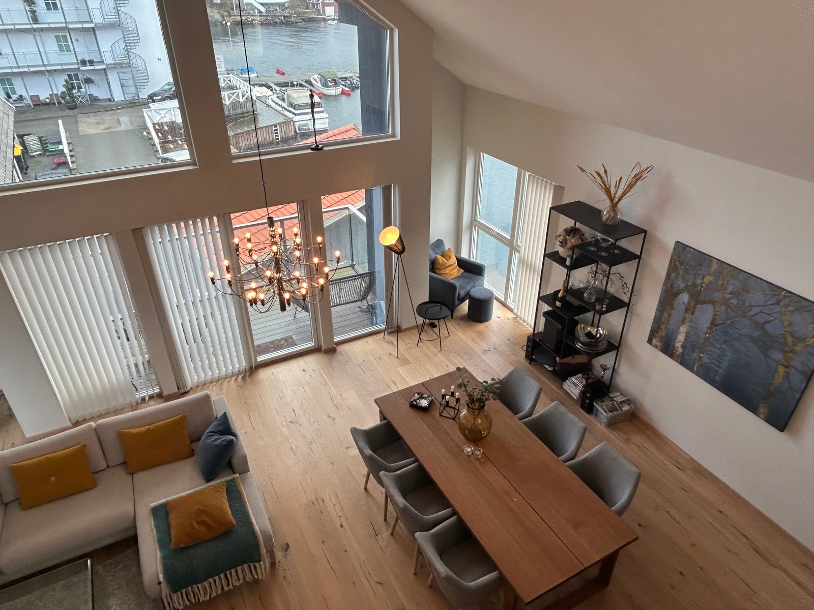 Stue, fra loftstue Galleribilde