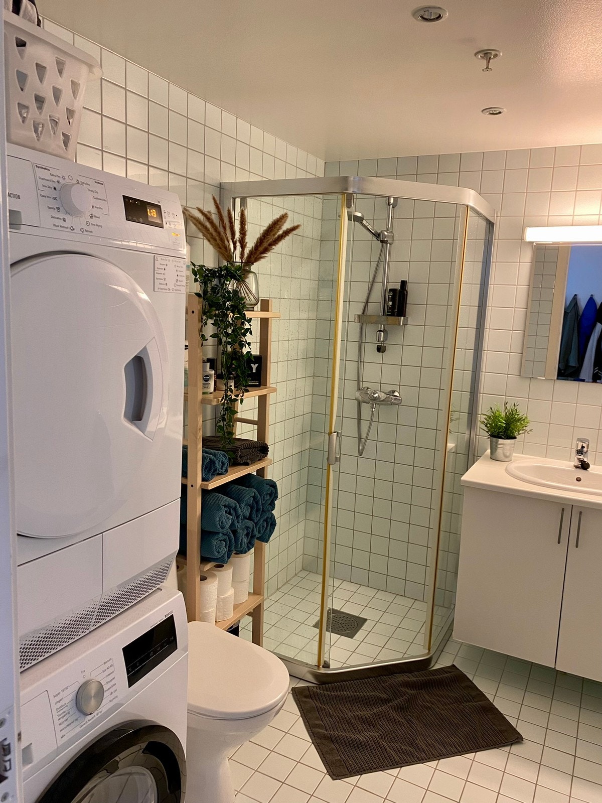 Bad. Vaskemaskin følger med i leien. Galleribilde