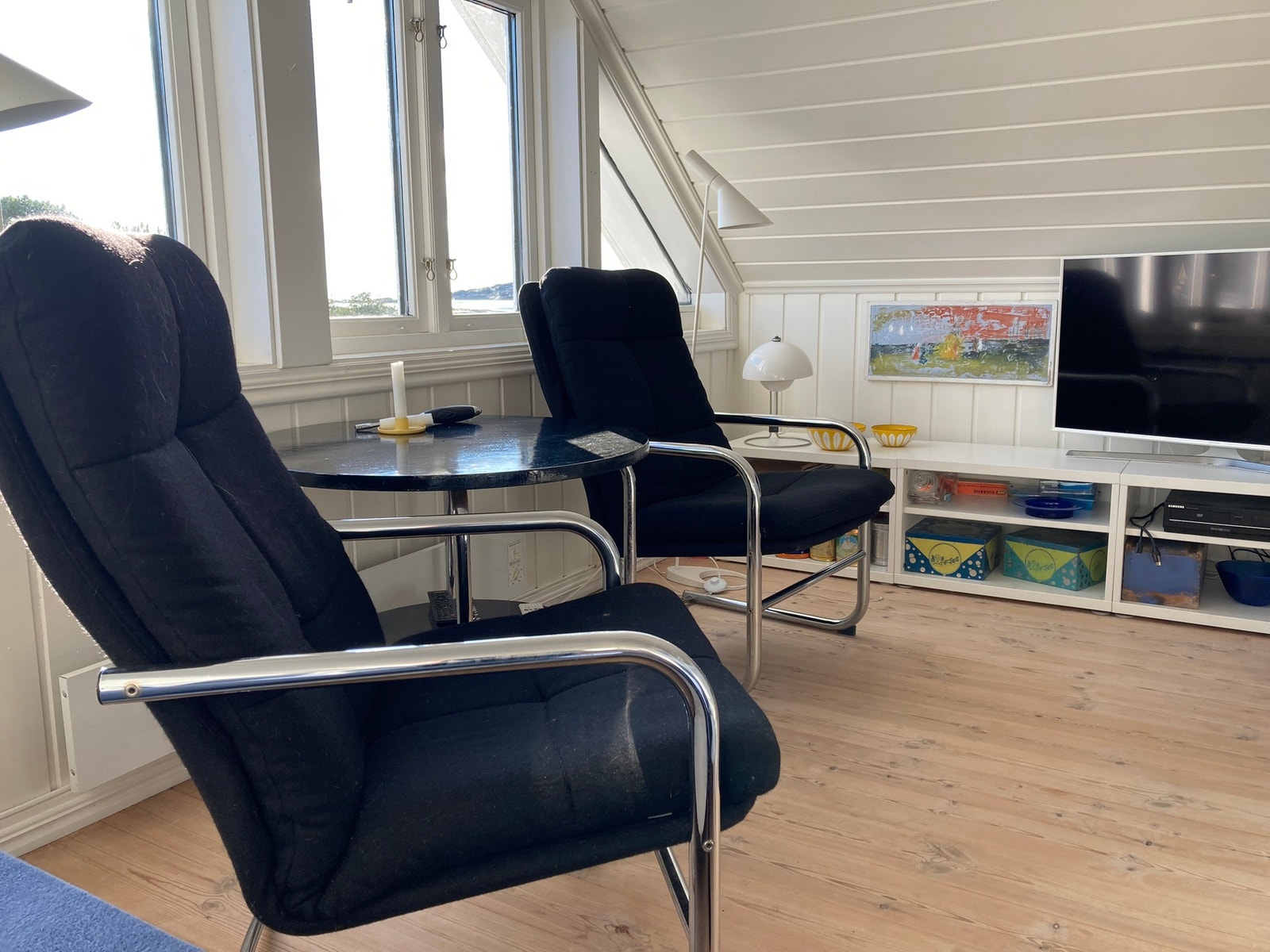 Liten Tv- stue i 2 etg Galleribilde