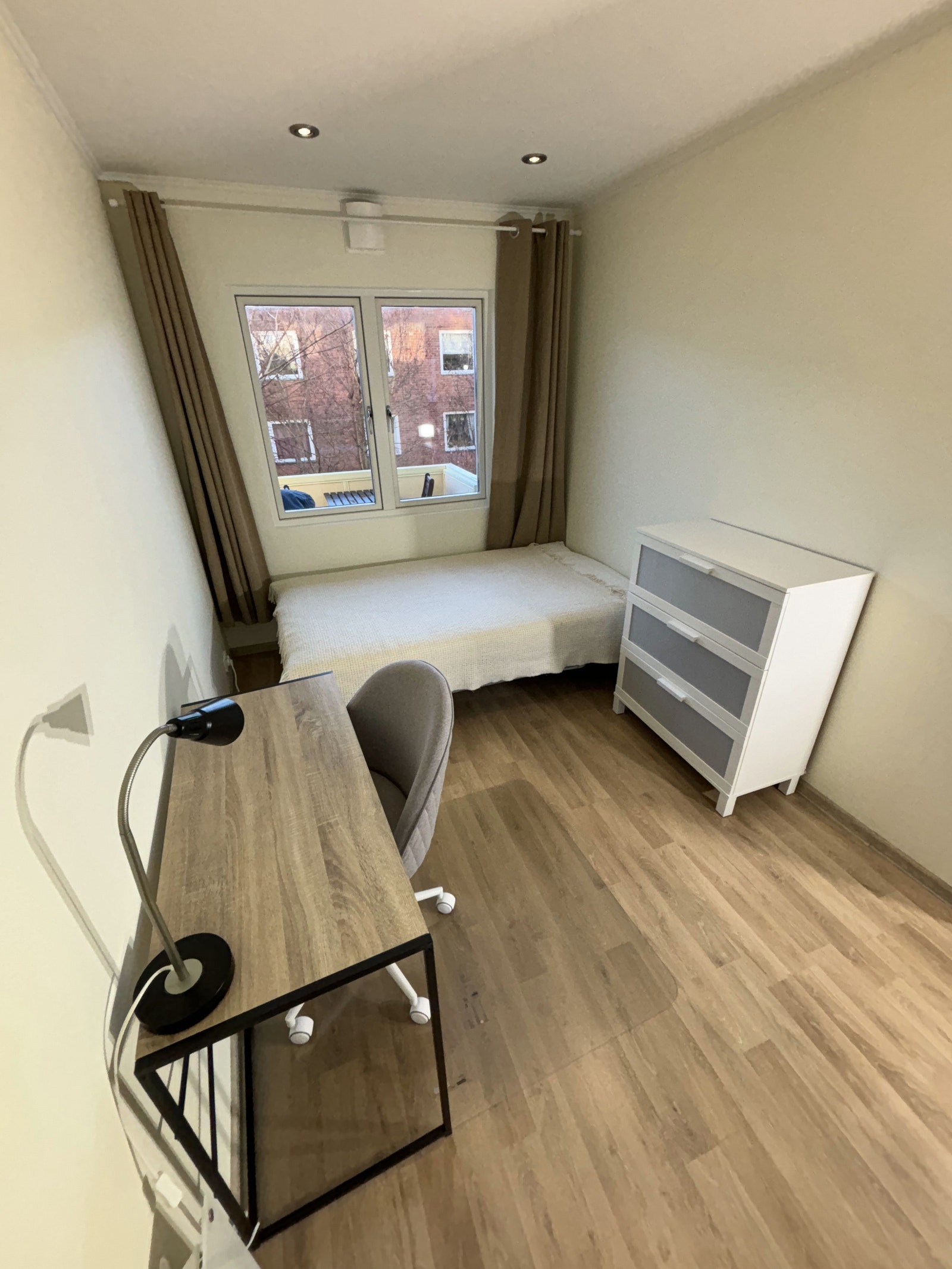 Soverom2 / Seng 130cm Galleribilde