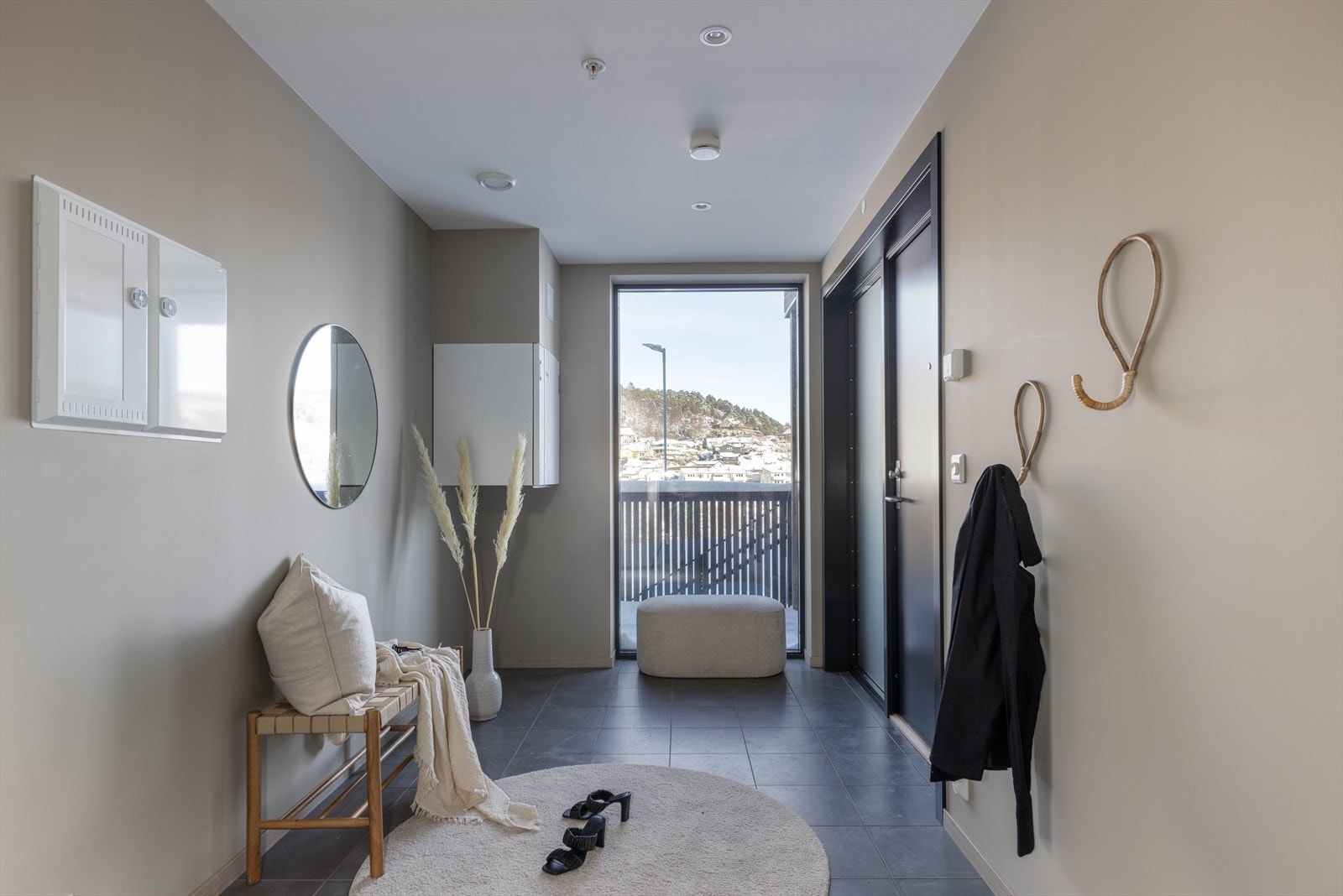 Her er det plass til stor skyvedørsgarderobe, om ønskelig Galleribilde