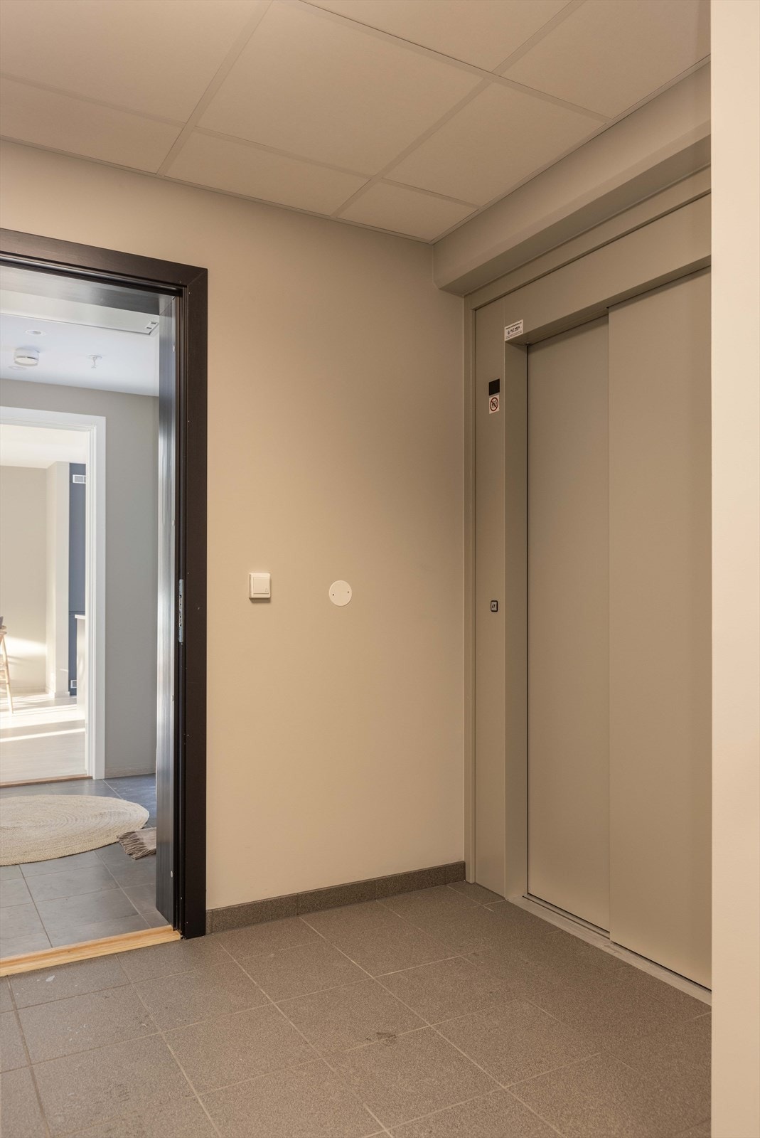 Heis fra garasjen til like utenfor inngangsdøren din Galleribilde