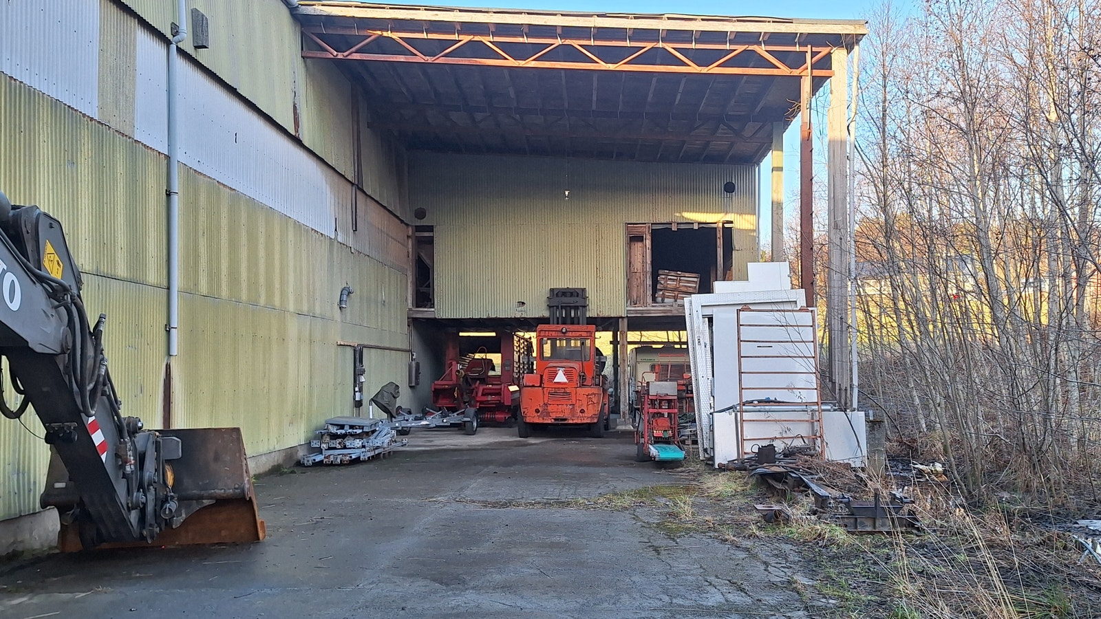 Takoverbygg lagerhall mot øst Galleribilde