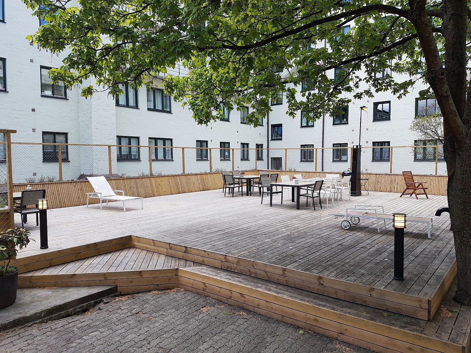 Bakgård Galleribilde