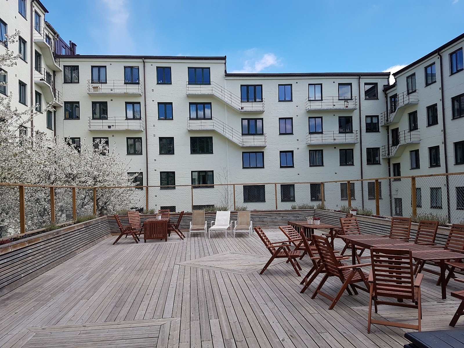 Bakgård Galleribilde