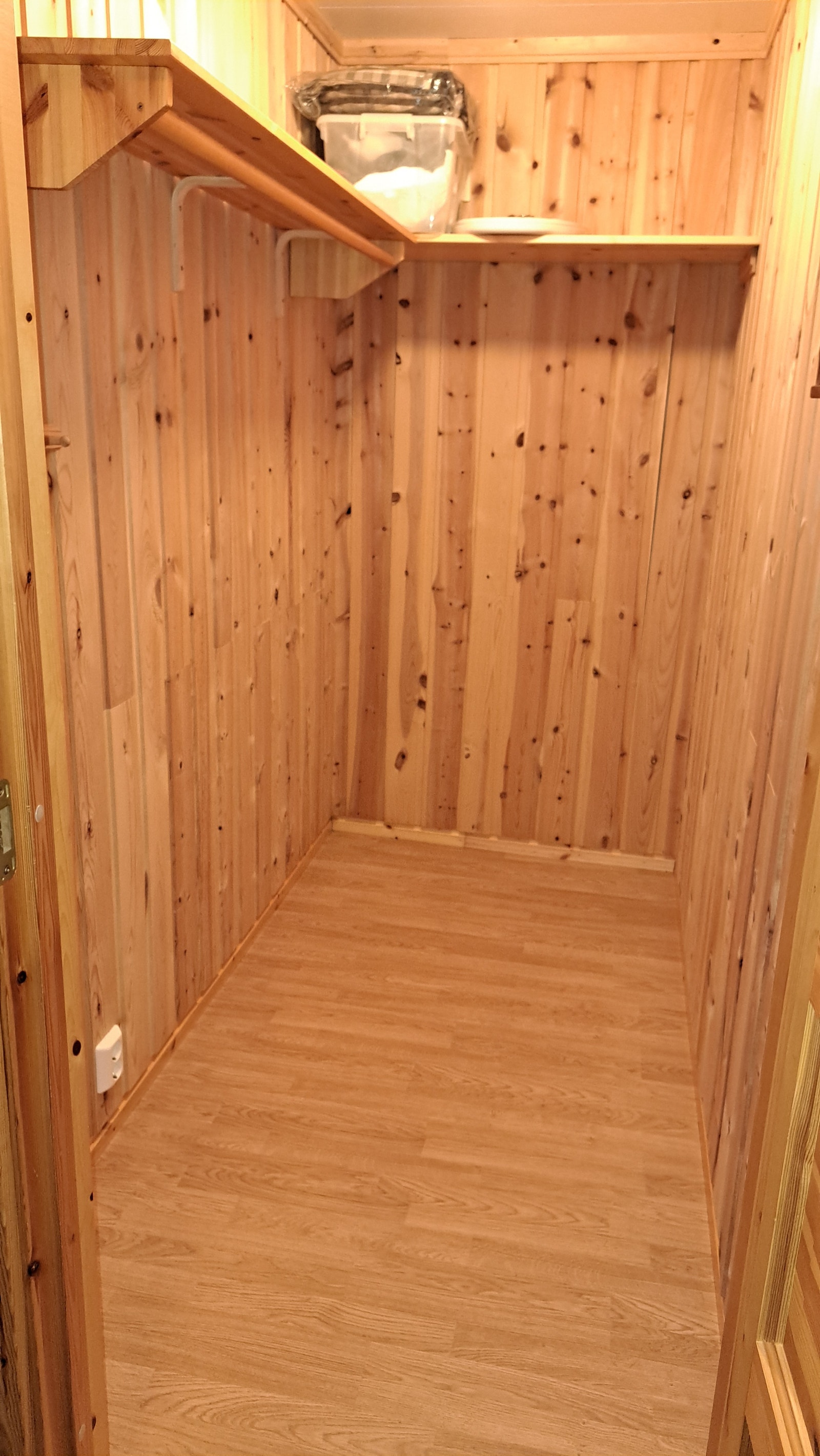 Garderobe/bod Galleribilde