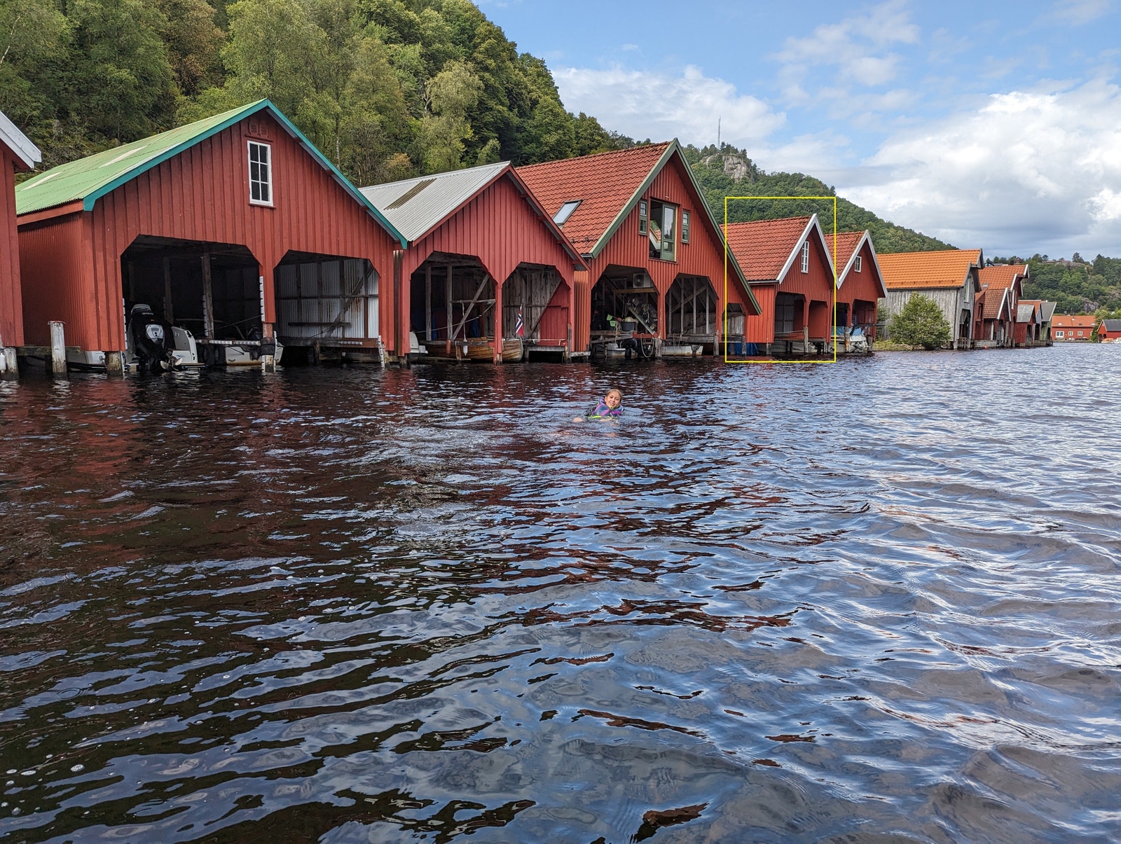 Leilighet i markert sjøbod Galleribilde