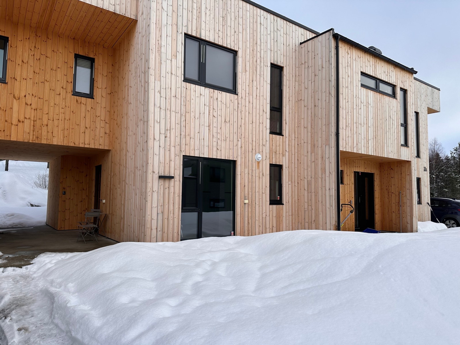 foran huset Galleribilde