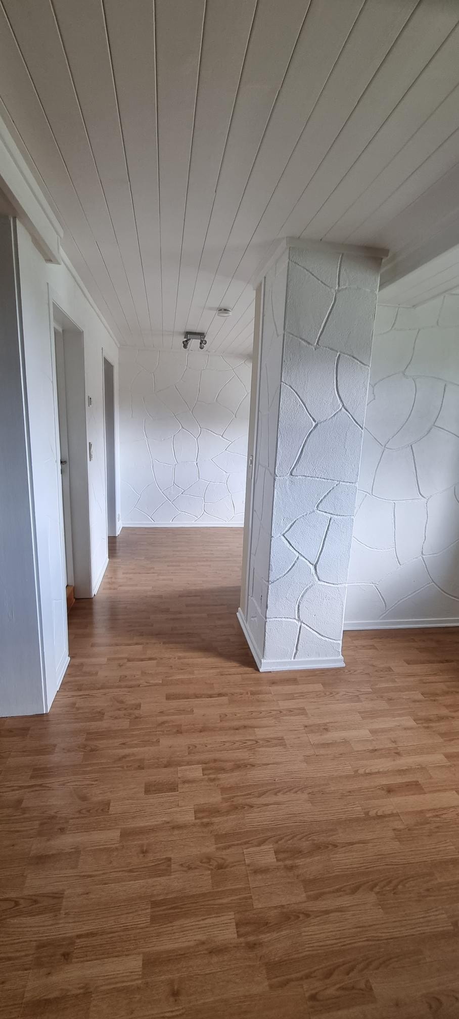 Stue til kjøkken Galleribilde