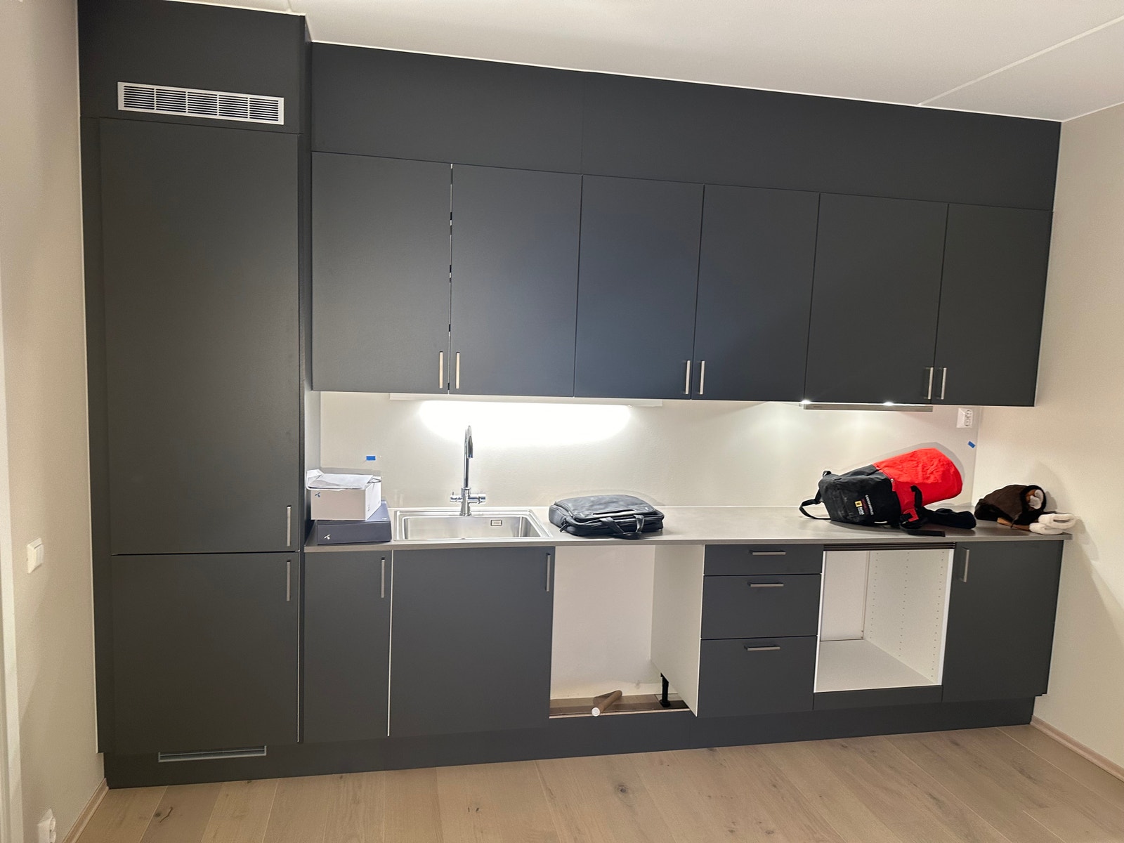 Sigdal kjøkken Integrerte hvitevarer blir levert. Galleribilde