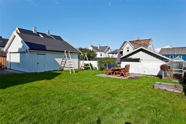 God plass i hage Galleribilde