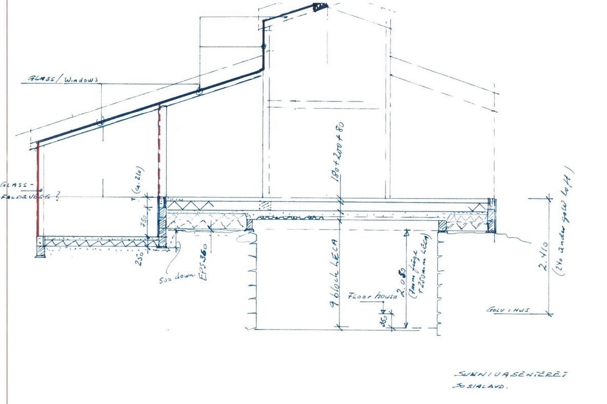 Snitt sosialbygg som viser jordkjeller under, mellomplan mo vest for SPA, plan 1 samt plan 2 for midtseksjon Galleribilde