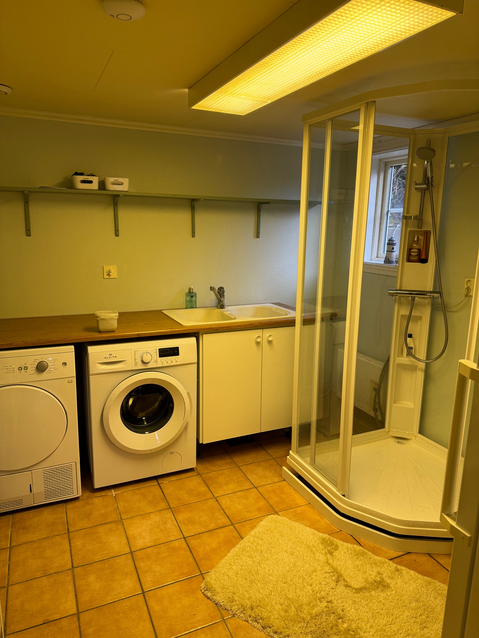 Bad 2 & vaskerom Galleribilde