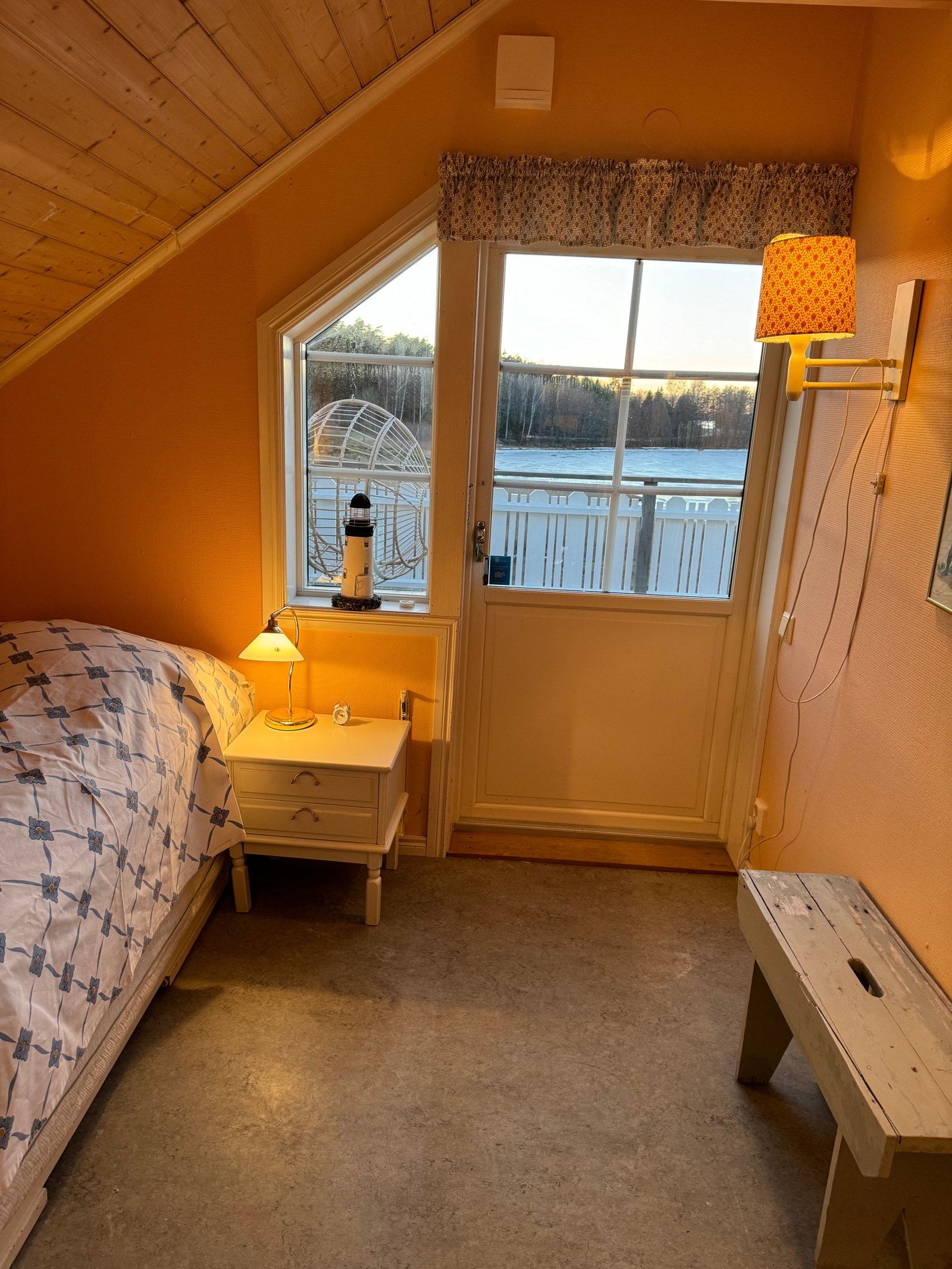 soverom to har utgang til veranda i andre etasje Galleribilde