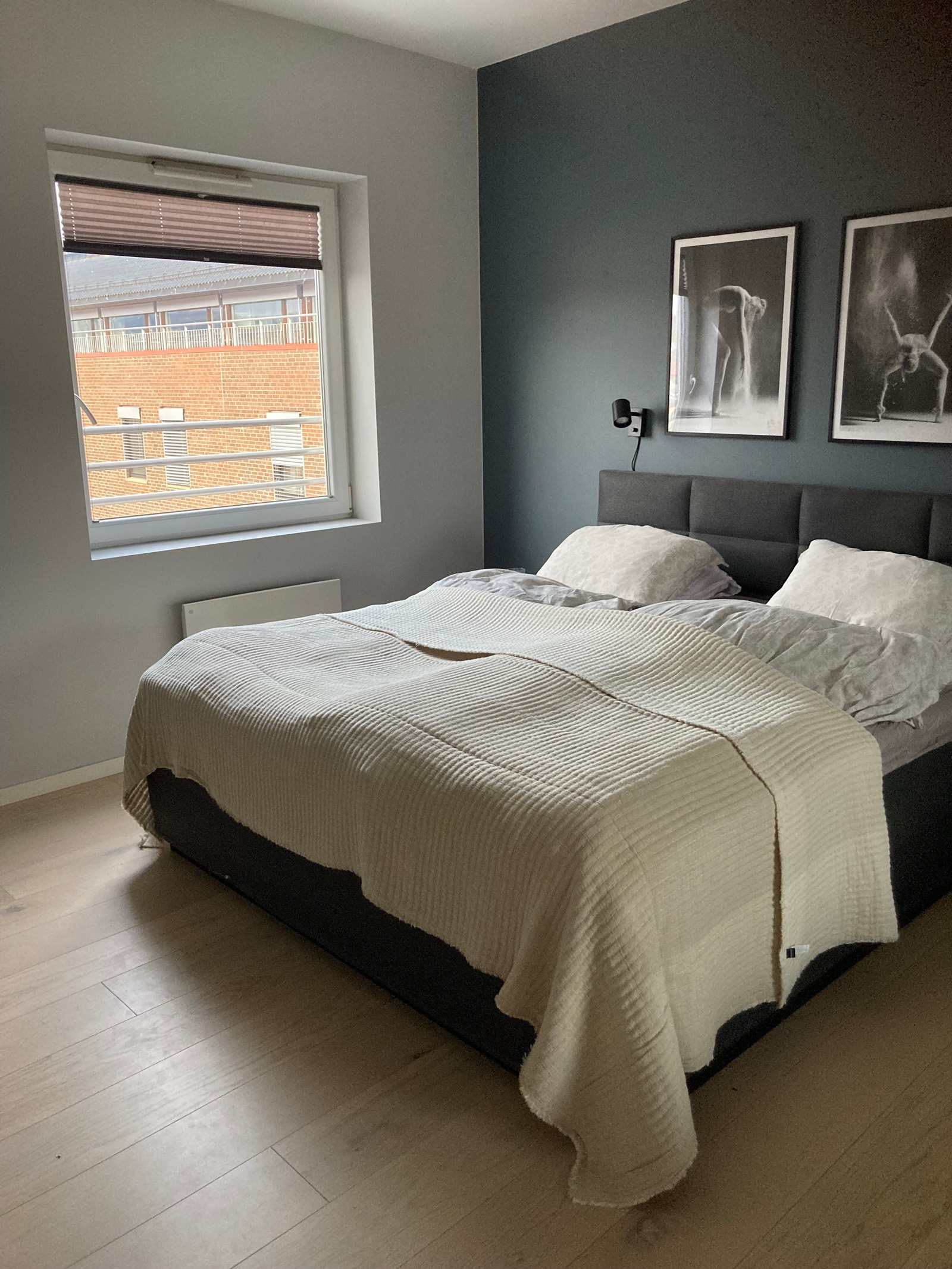 Soverom 1.etasje med stort garderobeskap Galleribilde