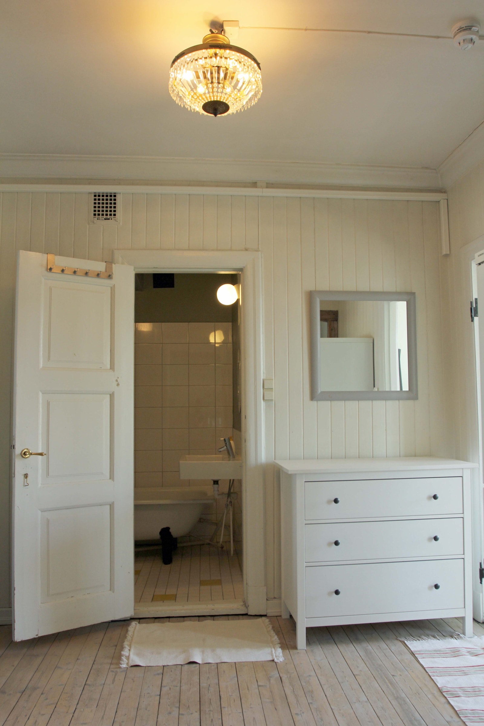 Hall mot bad (før renovering) Galleribilde