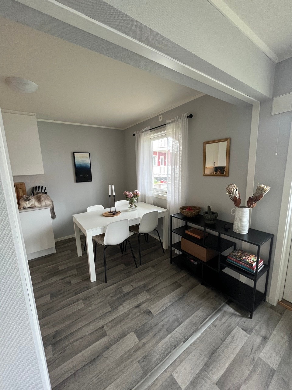 Kjøkkendelen. Bilde tatt fra stua Galleribilde