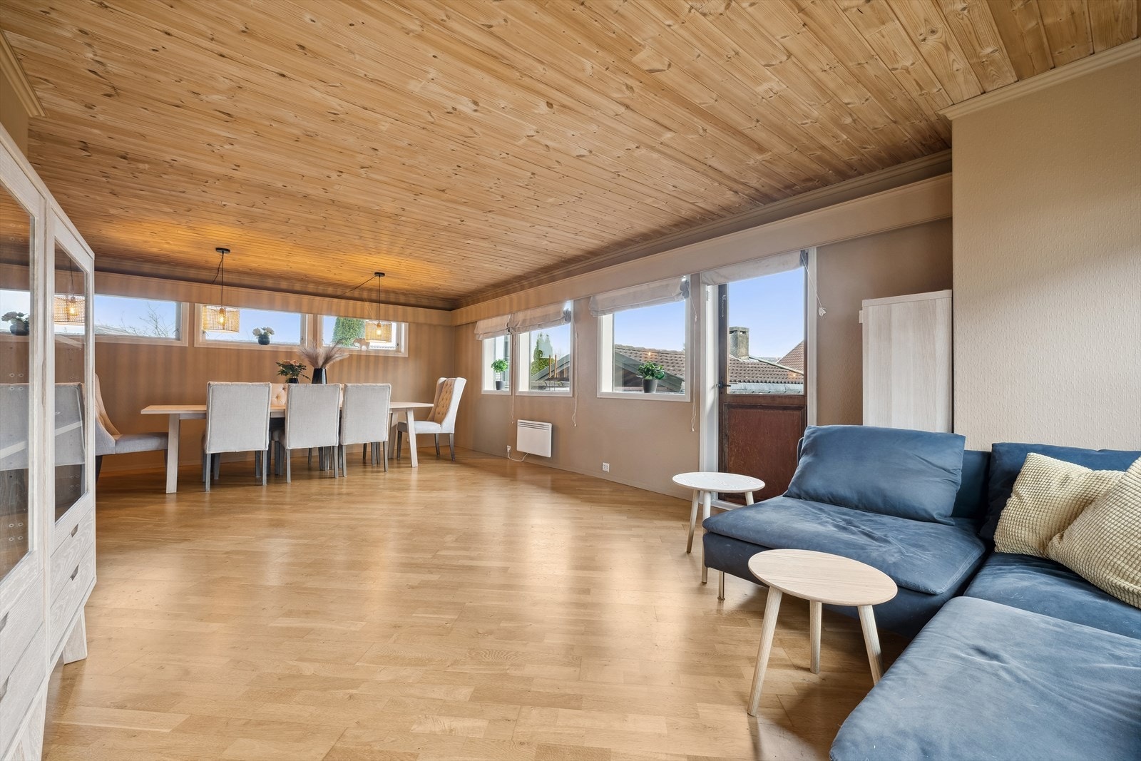 Den store stuen blir boligens naturlige samlingspunkt. Galleribilde