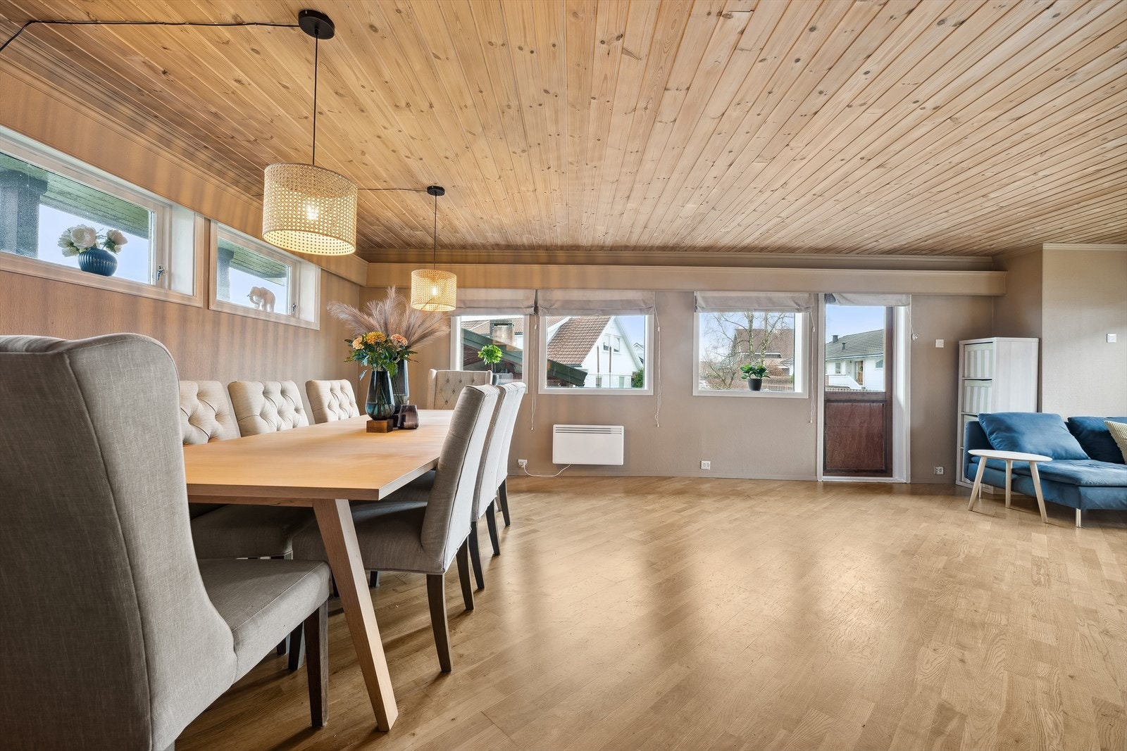 Her er det god plass til både sofagruppe og spisestue. Galleribilde