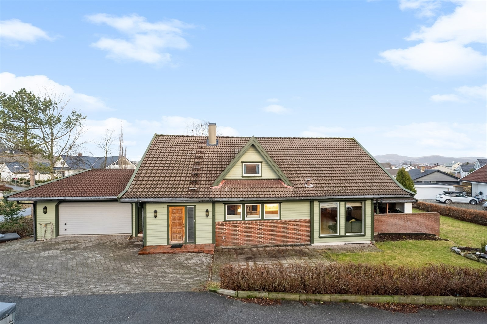 Innholdsrik enebolig over to plan pluss kjeller. Galleribilde