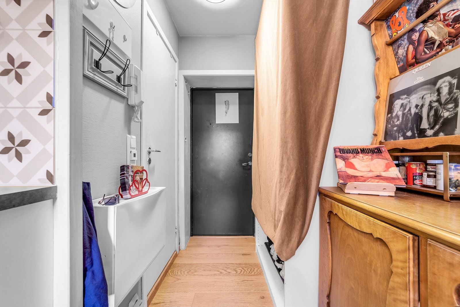 Entré med god plass til oppbevaring av sko- og yttertøy. Galleribilde