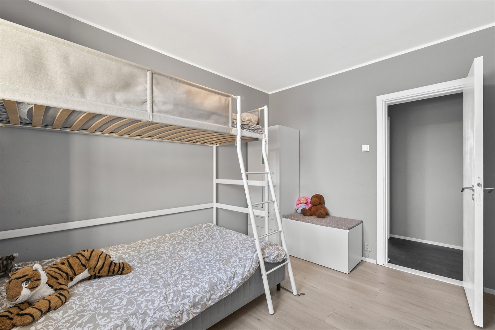 Rommet passer også utmerket som gjesteværelse og kontor. Galleribilde