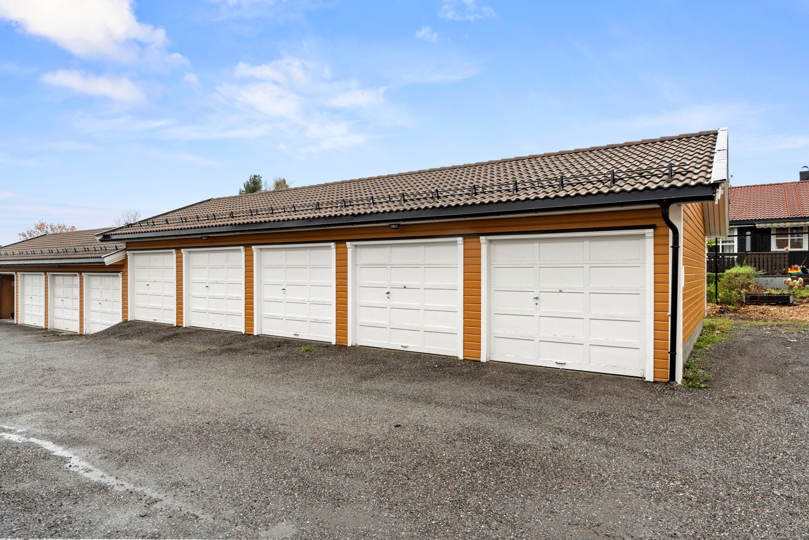 Garasjeplass i rekke Galleribilde