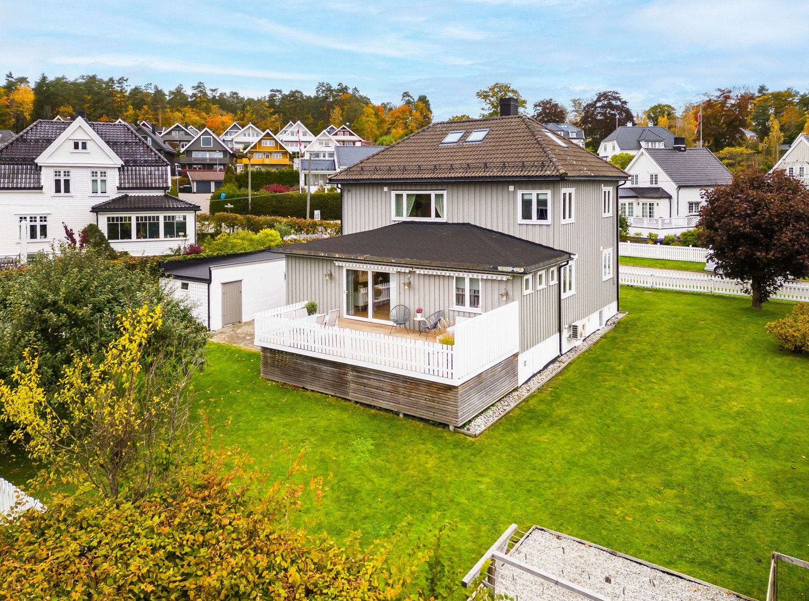 Ene-/tomannsbolig i stille og rolig villastrøk Galleribilde