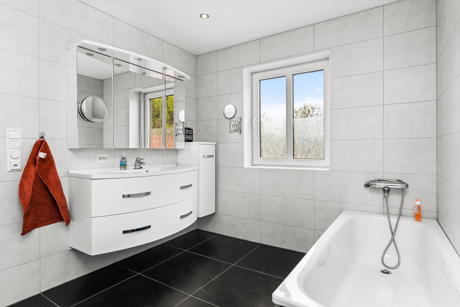 Badekar og dusj. Galleribilde